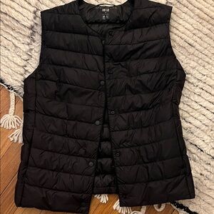 Uniqlo new condition down vest xs black